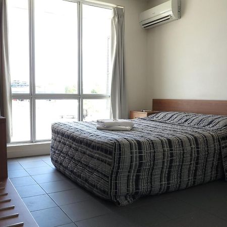 Upper Ross Hotel Townsville Esterno foto