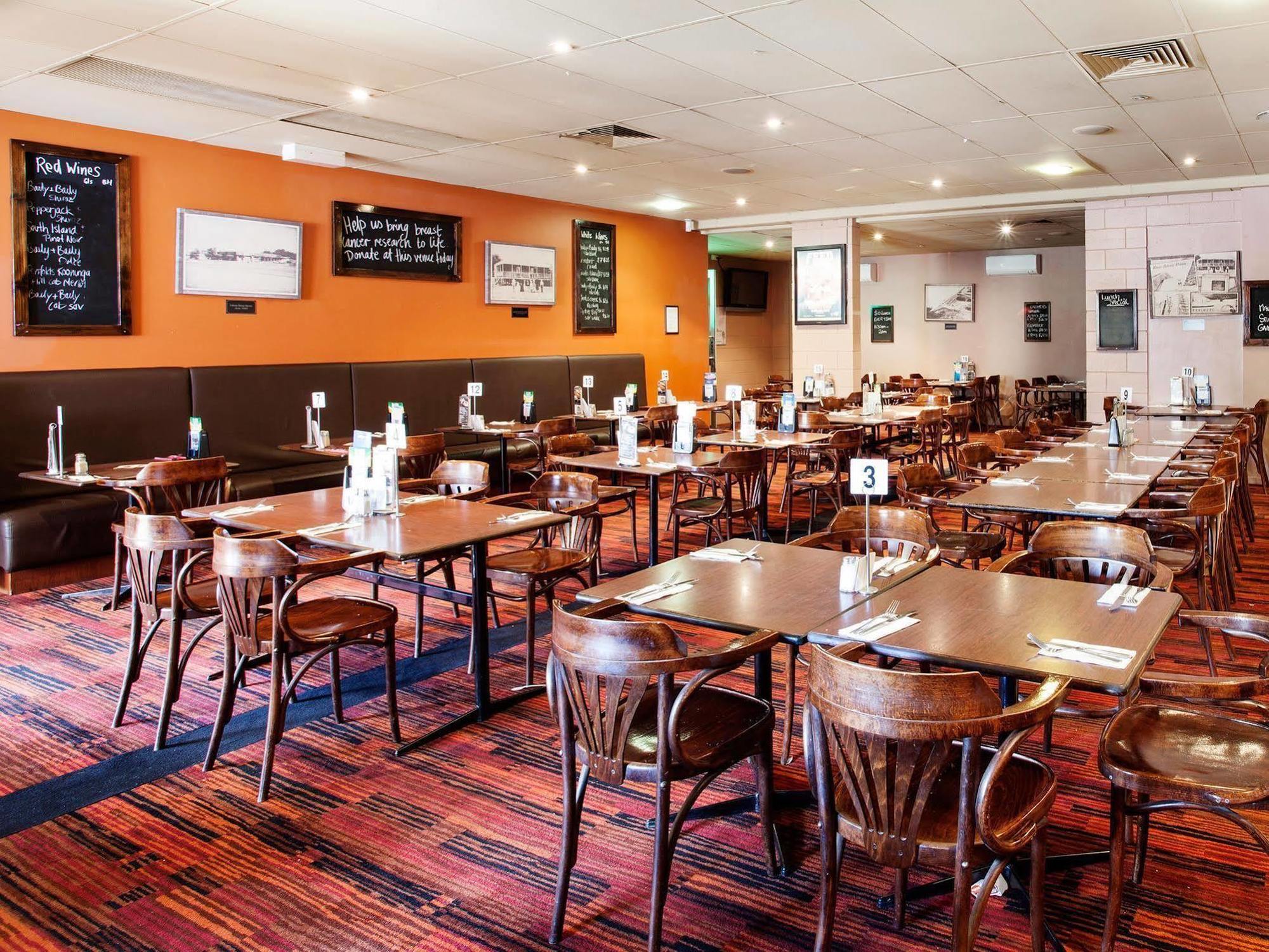 Upper Ross Hotel Townsville Esterno foto