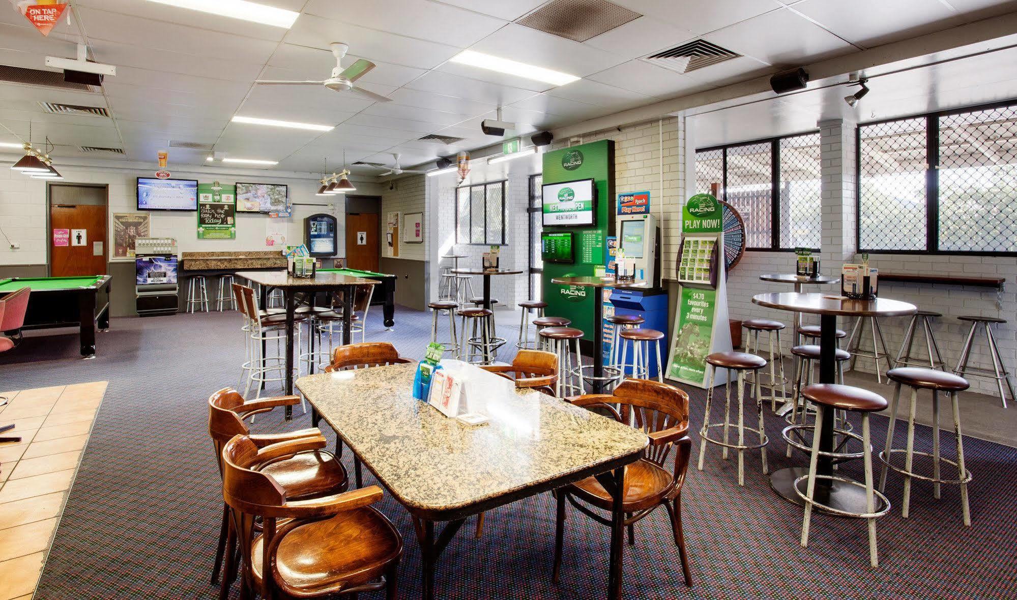 Upper Ross Hotel Townsville Esterno foto