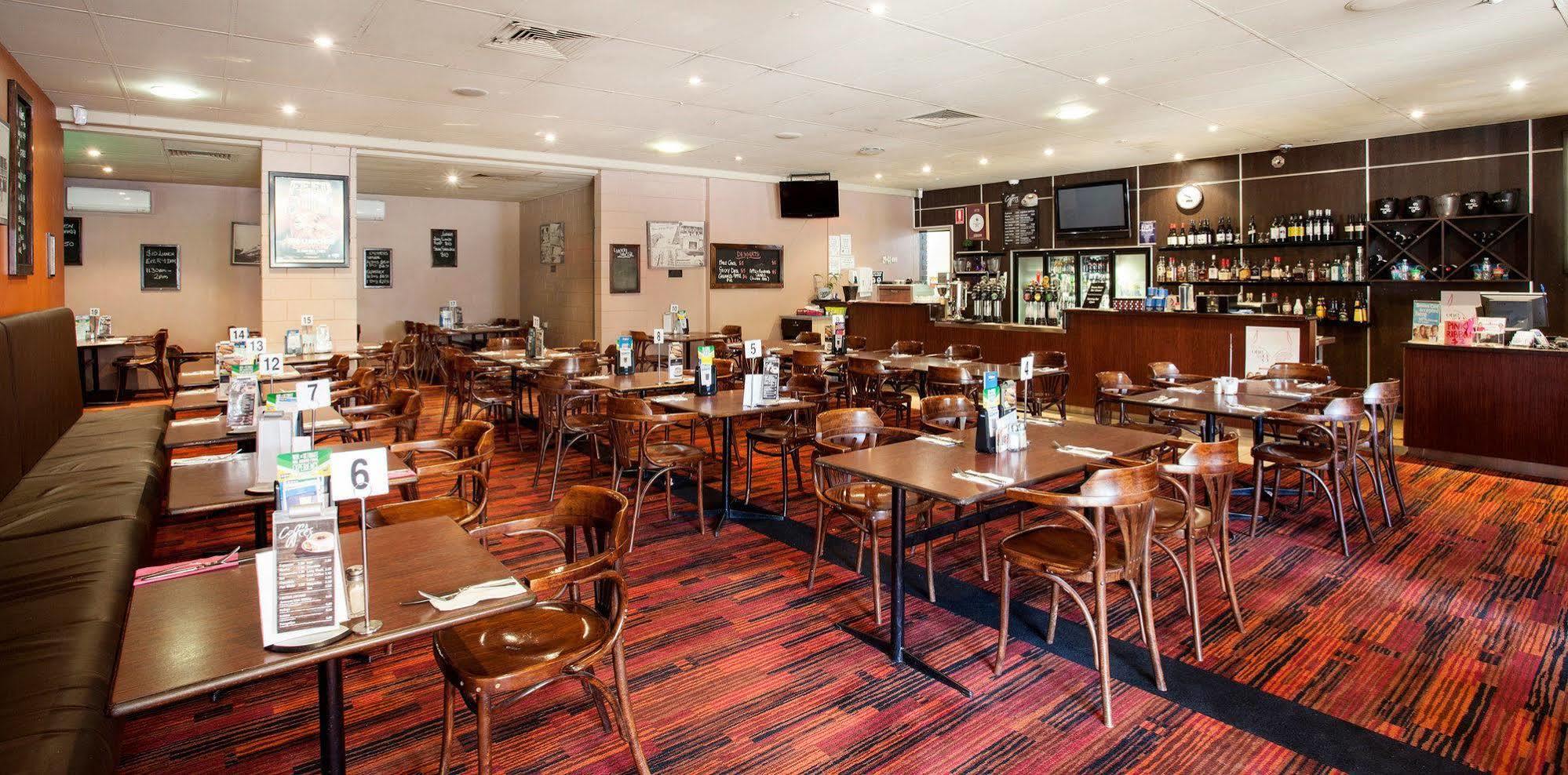 Upper Ross Hotel Townsville Esterno foto